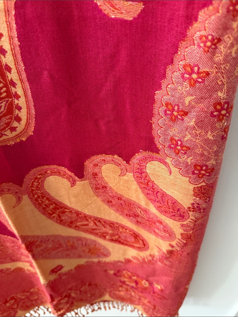 Fuchsia & Orange Paisley Reversible Kashmiri Style Large Shawl with Fringe. - Picture 4 of 8